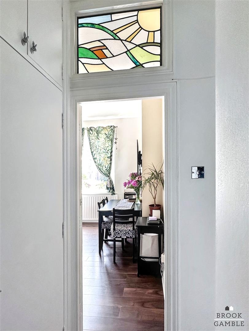 2 Bedroom Flat - Conversion. 19 St. Annes Road in Eastbourne, East Sussex 11